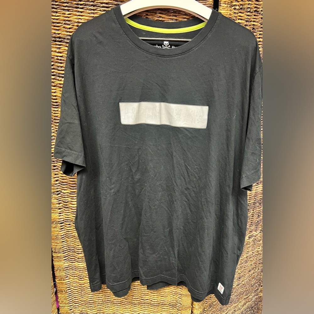 Psycho Bunny- Mens 3XL Black T-Shirt- Reflective pattern on front strip.‎